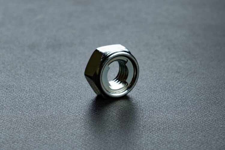 Uナット,緩み止めナット,緩みどめ,ゆるみ止め,オノウエ,長崎